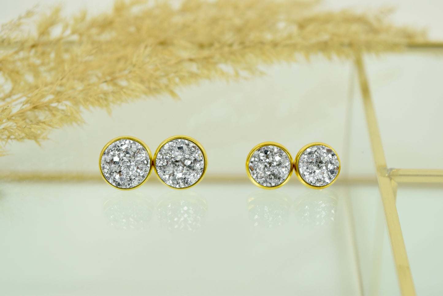 Ohrstecker Gold mit Cabochon Mineral Look hell Silber