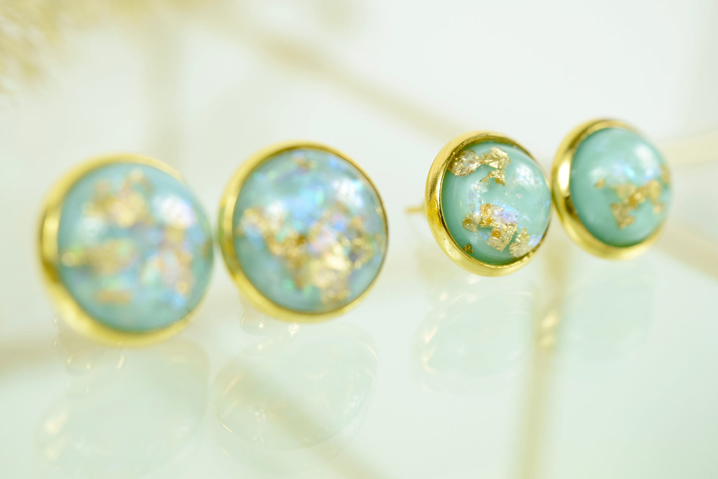 Ohrstecker Gold Cabochon Türkis mit Goldfolie