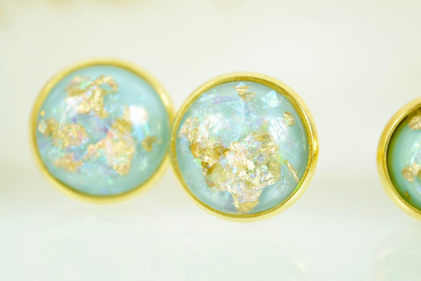 Ohrstecker Gold Cabochon Türkis mit Goldfolie