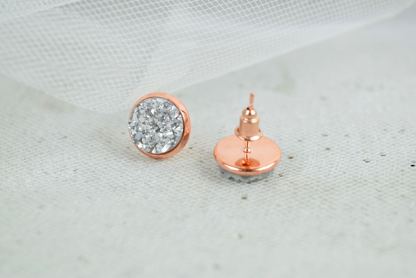 Ohrstecker Kupfer Cabochon in Drusen Look Hell Silber, zwei Größen