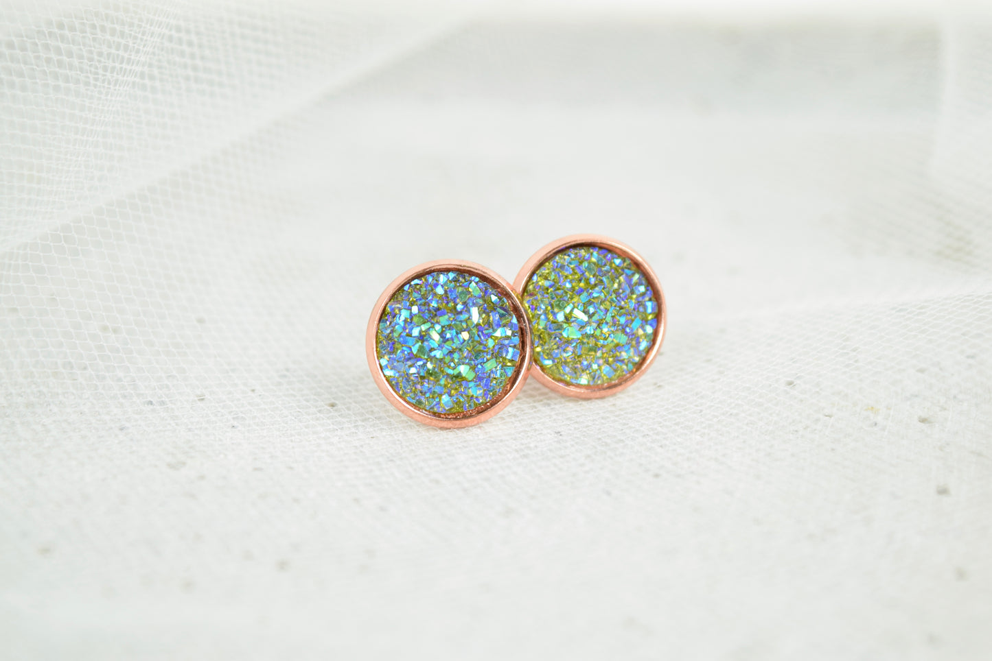 Ohrstecker Kupfer Cabochon Glitter, Opal Look, Mineral Look, Greenish