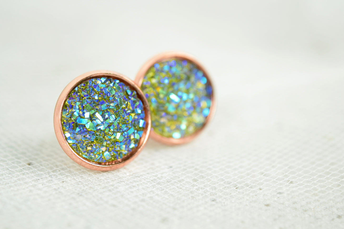 Ohrstecker Kupfer Cabochon Glitter, Opal Look, Mineral Look, Greenish