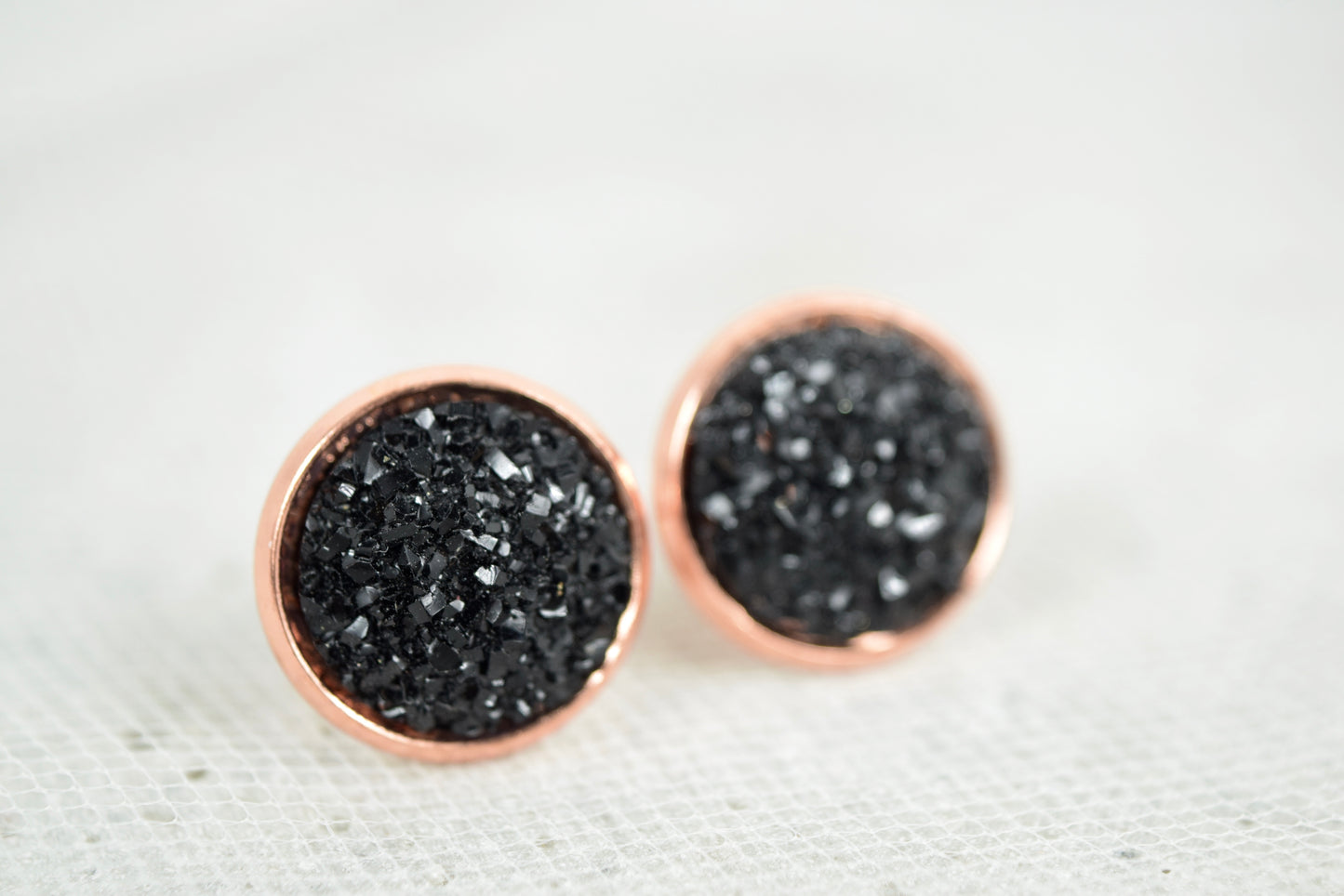 Ohrstecker Kupfer Cabochon Schwarz Glitzer, Turmalin Look, Druse, Mineral Look