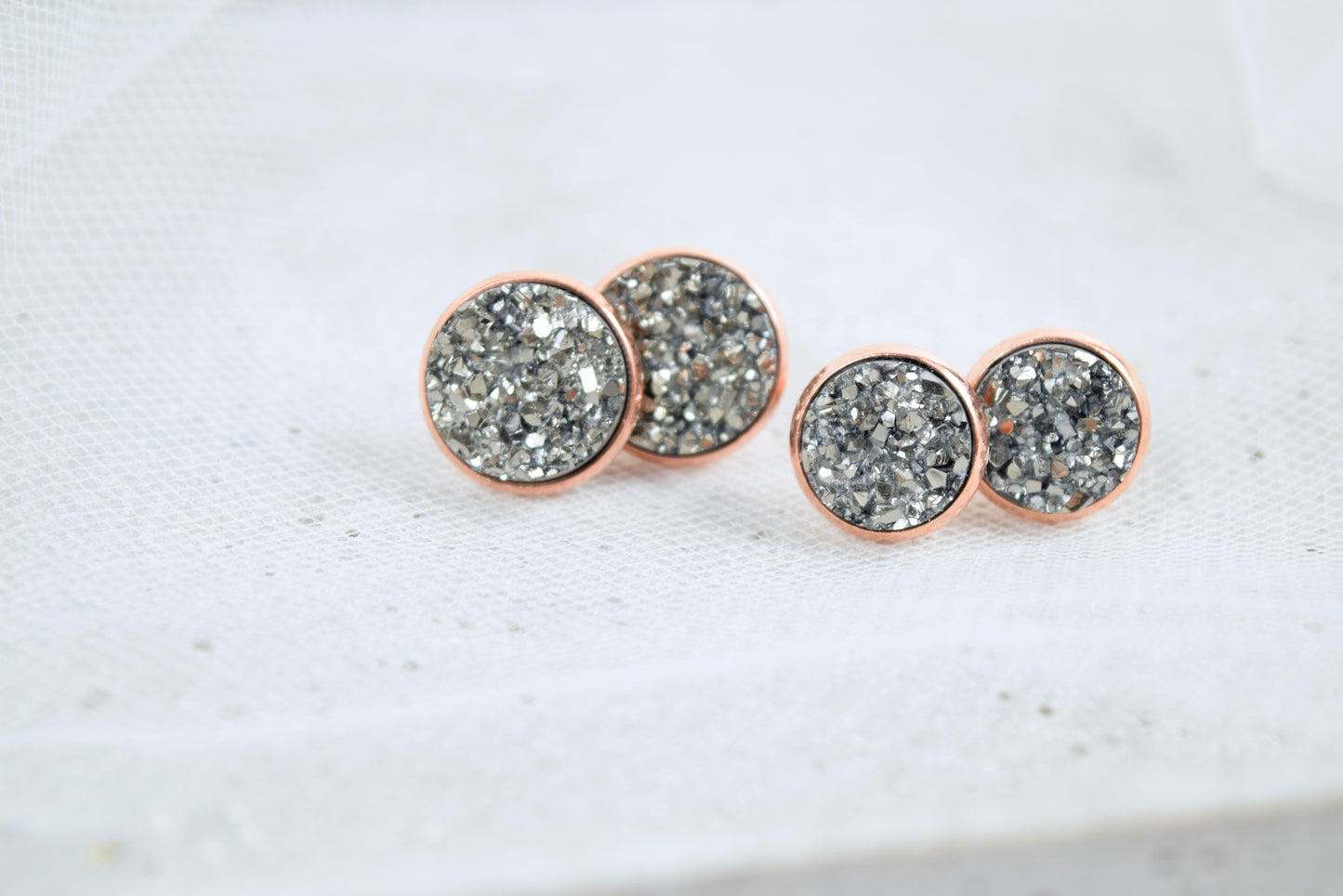 Ohrstecker Kupfer mit Cabochon Mineral Look Anthrazit, zwei Größen