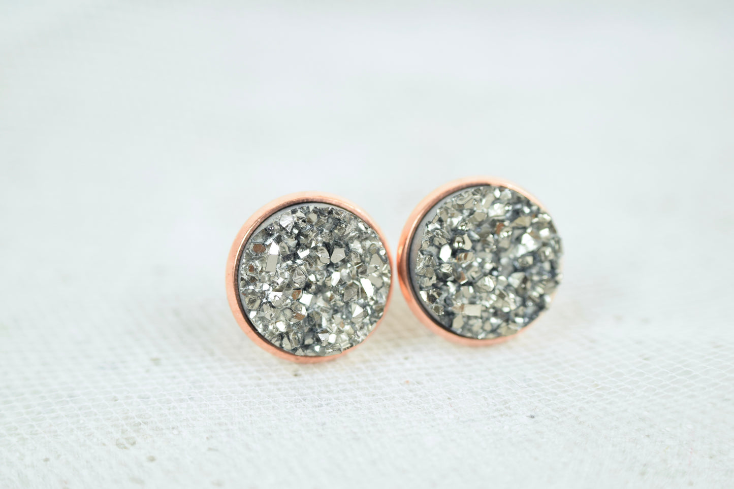 Ohrstecker Kupfer mit Cabochon Mineral Look Anthrazit, zwei Größen