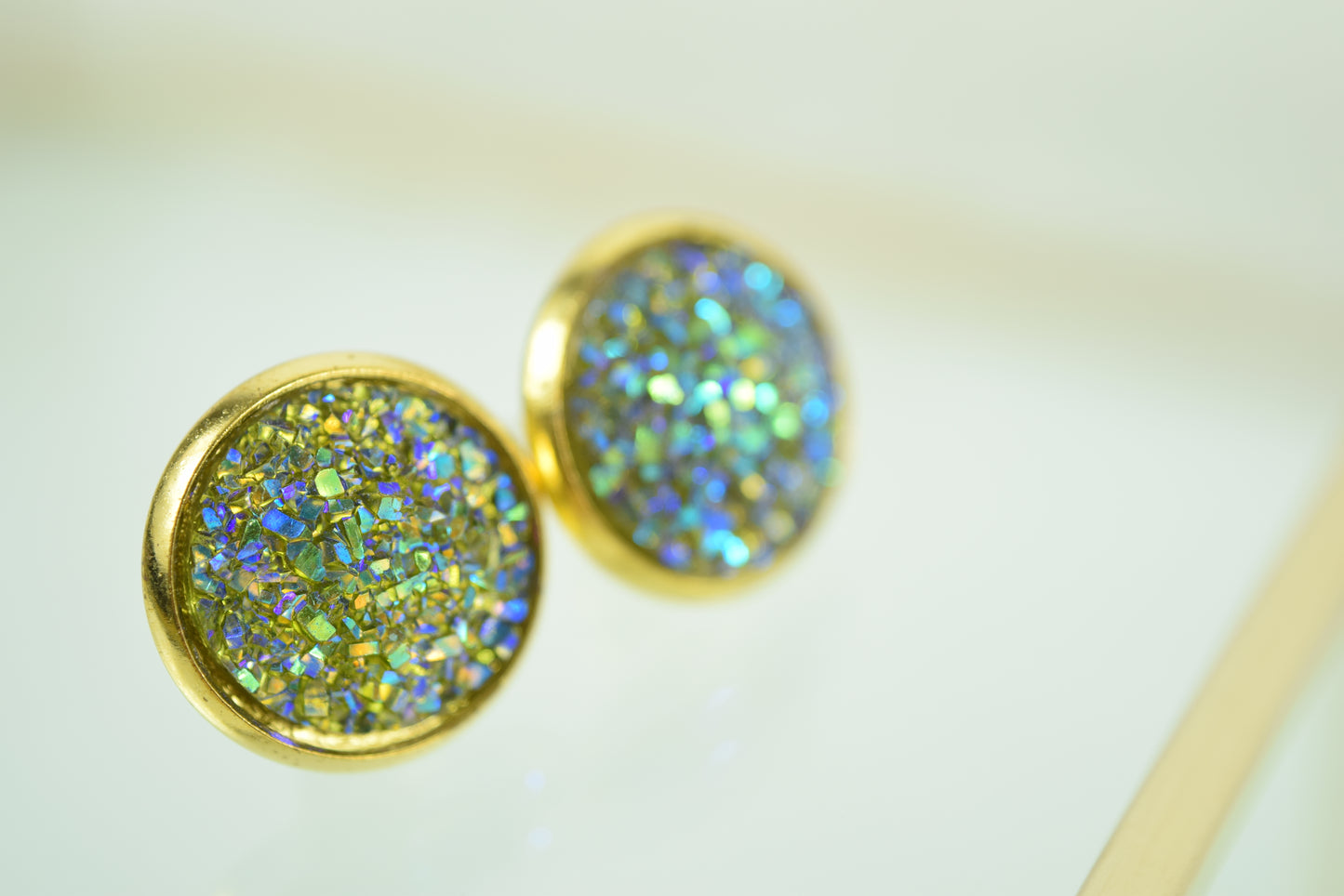 Ohrstecker Gold Mineral Look changierend