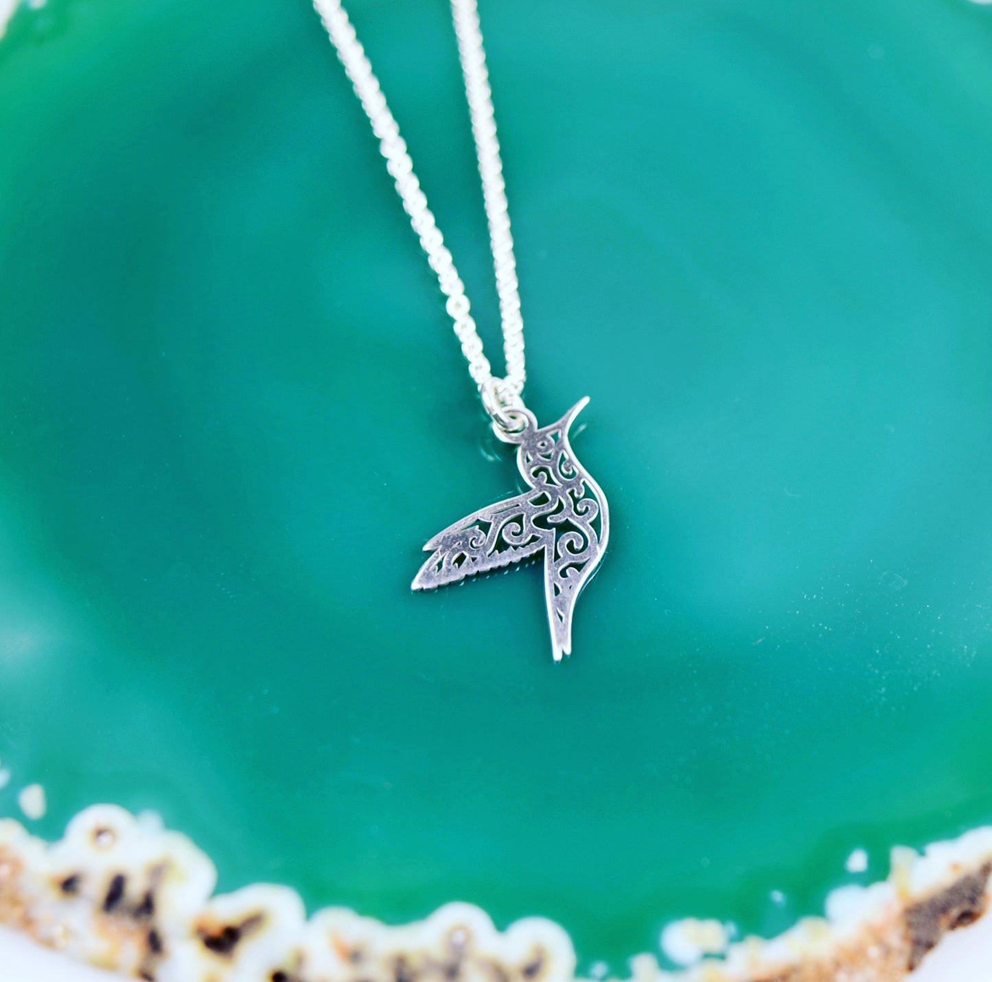 Kette echt Silber 925 Kolibri, Blumenmuster, stilisierter Kolibri, Gleichgewicht, Symbolik